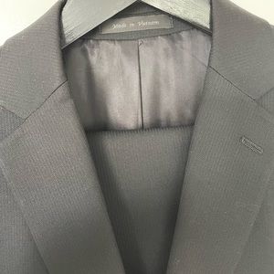 Calvin Klein Suit (40L jacket and 32 mens pant)